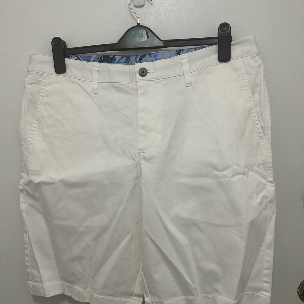 Tommy Bahama White Flat Front Men's Shorts